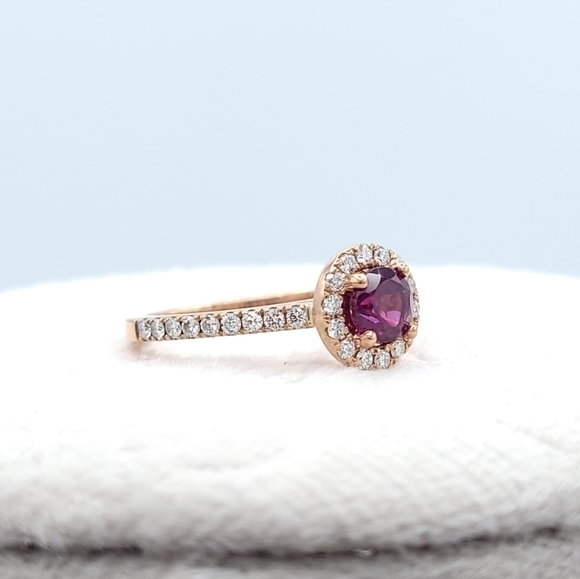 𝅺garnet diamond halo ring - Picture 15 of 17